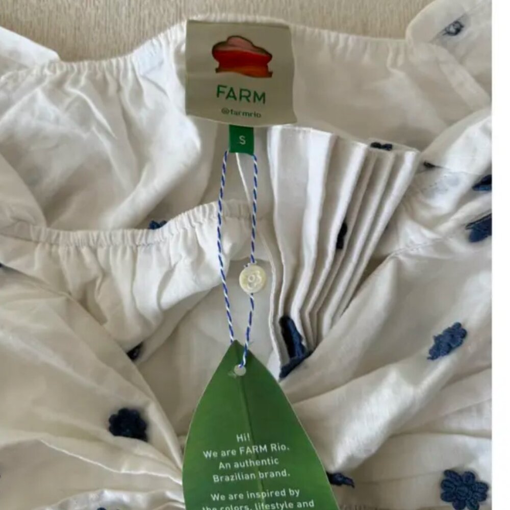 Farm Rio Blouse - Never Worn - Picture 4 of 4